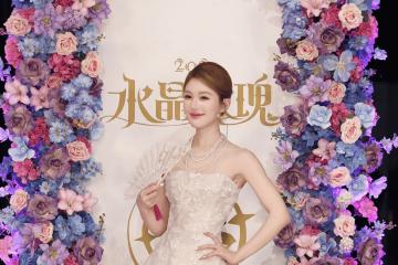 LOL手(shǒu)遊(yóu)老友记：看手(shǒu)遊(yóu)如何把明星变成玩家的(de)峽(xiá)谷邻居