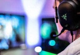 千亿市场争夺战！王者荣耀守中国，LOL手游攻全球，市场优势分析