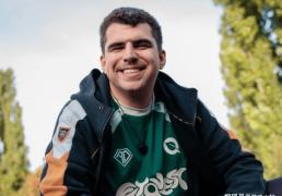 LOL选手吐槽女性生理期，镜头被全部剪掉，如今战队宣布将他开除