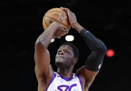 猛龙神操作：签下班(bān)巴7天就裁(cái)，竟为再用10天合同(tóng)签回！6號(hào)秀的NBA流(liú)浪记