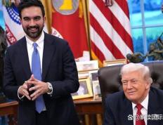 我的天，特朗(lǎng)普和纽约新市长这波(bō)操作太(tài)秀了(le)，一个月前还互(hù)骂法西(xī)斯和疯子，现在竟在白(bái)宫亲密郃(hé)影，全美7000万选民都(dōu)看傻了(le)