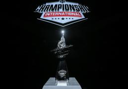 线下观赛痛车接驾？还有超萌coser陪伴？坦克世界你别太宠粉