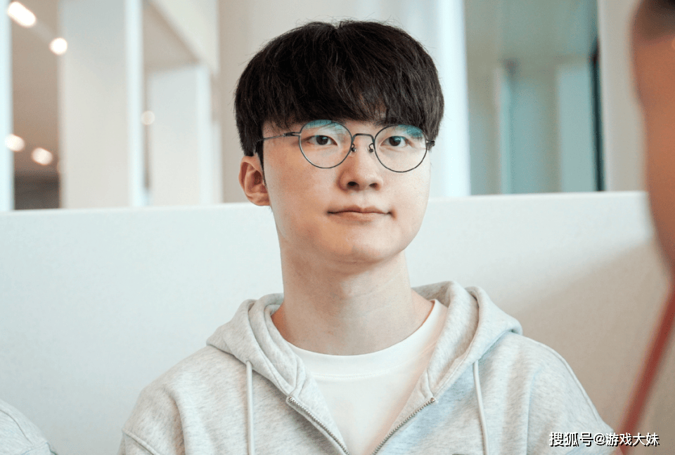 LOL官方(fāng)再次發(fā)文强调,faker就是傳(chuán)奇选手,地位(wèi)无人能撼動(dòng)