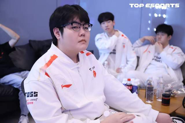 LPL季后赛:TES大战AL,胜者与BLG争夺联赛冠军!