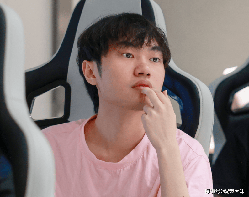 BLG被G2击败后，knight接受采访还在找借口，直言战队没时间调整