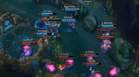 LOL总決(jué)赛精彩对決(jué)，遊(yóu)戏带你体验策略