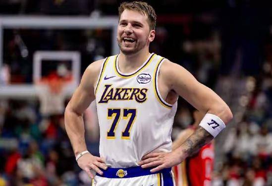 NBA官方(fāng)更新MVP排名：约基奇(qí)继续领跑第一名，MVP实至名歸(guī)！