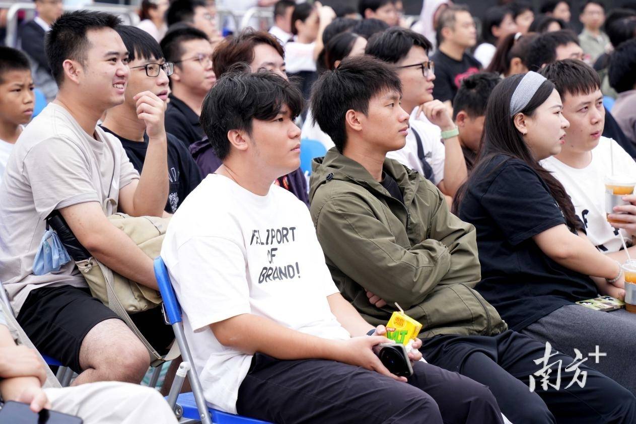 大(dà)湾区电竞迷再聚萬(wàn)江，LOL峡谷传奇观赛派(pài)对落幕