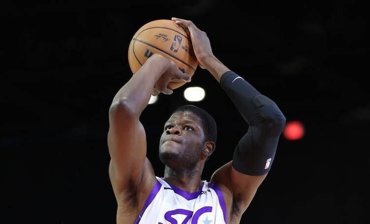 猛龙神操作：签下班(bān)巴7天就裁(cái)，竟为再用10天合同(tóng)签回！6號(hào)秀的NBA流(liú)浪记