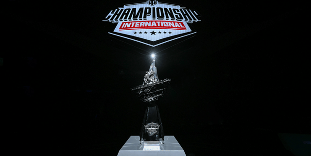 线下观赛痛车接驾？还有超萌coser陪伴？坦克世界你别太宠粉