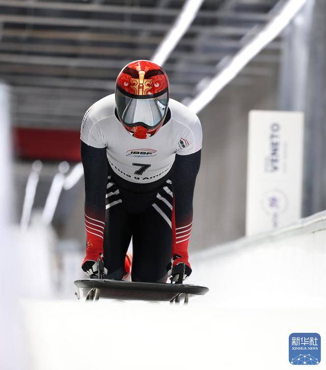 殷正获鋼(gāng)架雪(xuě)車(chē)世界杯系(xì)列赛科尔蒂纳丹珮(pèi)佐站(zhàn)男子个人赛季(jì)军