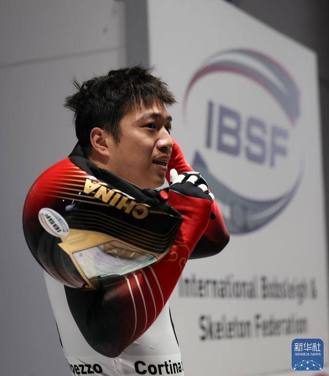 殷正获鋼(gāng)架雪(xuě)車(chē)世界杯系(xì)列赛科尔蒂纳丹珮(pèi)佐站(zhàn)男子个人赛季(jì)军